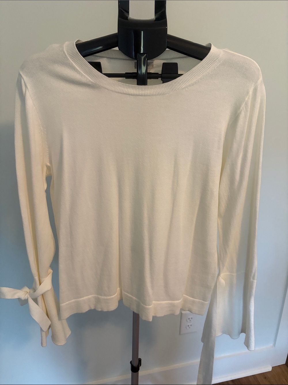 J Crew Cream Women's Cream Long-Sleeve Tie-Cuff Top